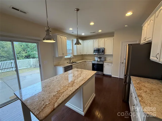 $3,300 | 6422 Del Rio Road, Charlotte, NC 28277