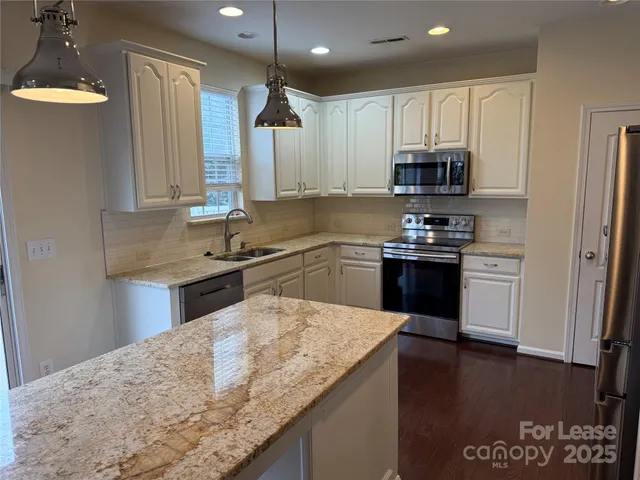 $3,300 | 6422 Del Rio Road, Charlotte, NC 28277