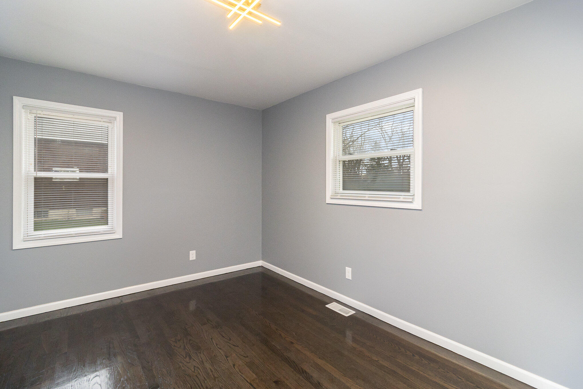 1237 Field Street Hammond, IN 46320 - Photo 11 of 21 2038x1360