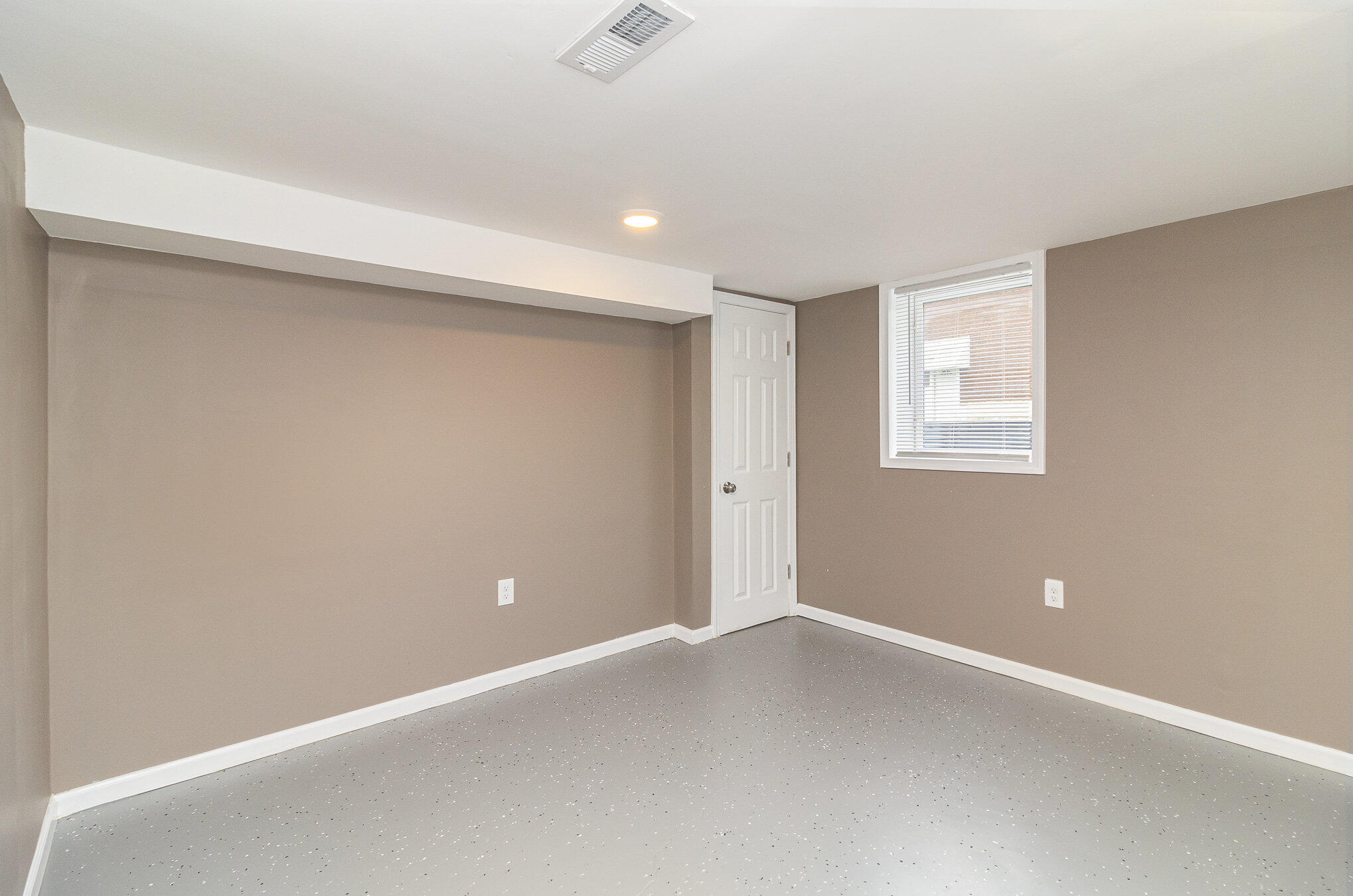 1237 Field Street Hammond, IN 46320 - Photo 17 of 21 2038x1350