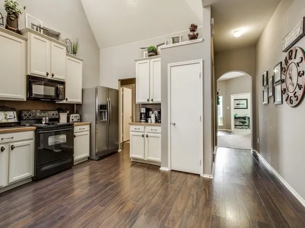 $2,200 | 1701 Heron Drive, Aubrey, TX 76227