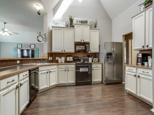 $2,200 | 1701 Heron Drive, Aubrey, TX 76227