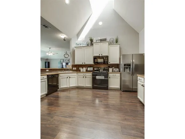 $2,200 | 1701 Heron Drive, Aubrey, TX 76227