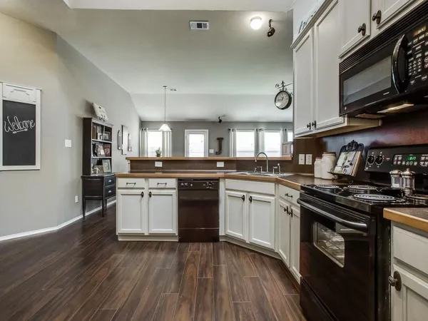 $2,200 | 1701 Heron Drive, Aubrey, TX 76227