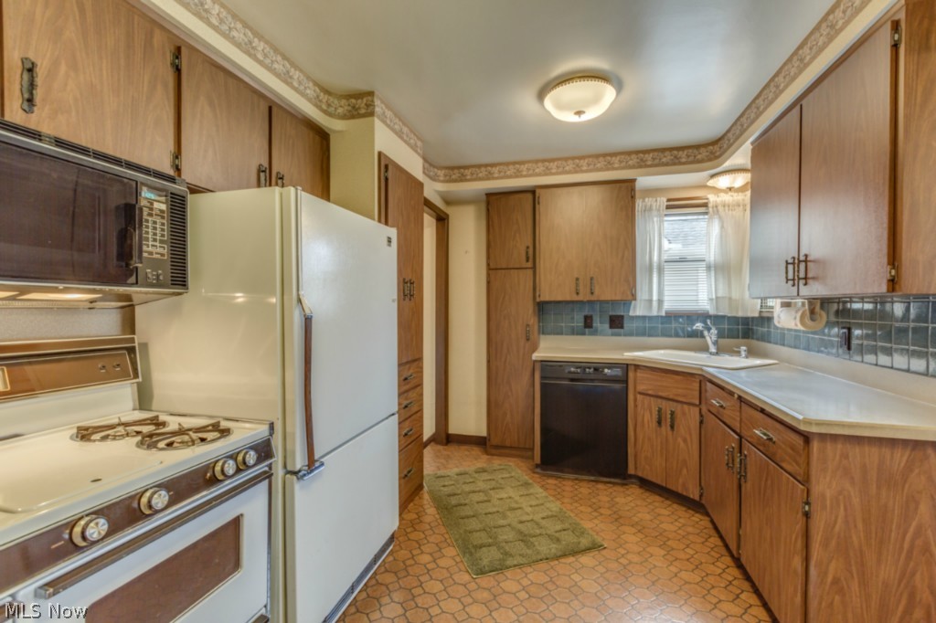 678 Pendley Road Willowick, OH 44095 - Photo 7 of 20 Gallery Image 7