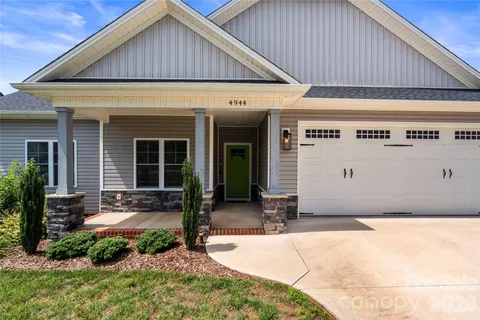 $429,900 | 4944 Southview Drive, Hickory, NC 28602