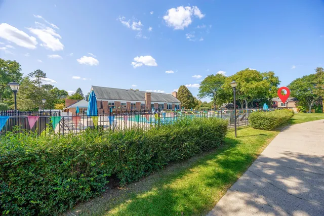 $279,900 | 3367 Burbank Drive, Ann Arbor, MI 48105