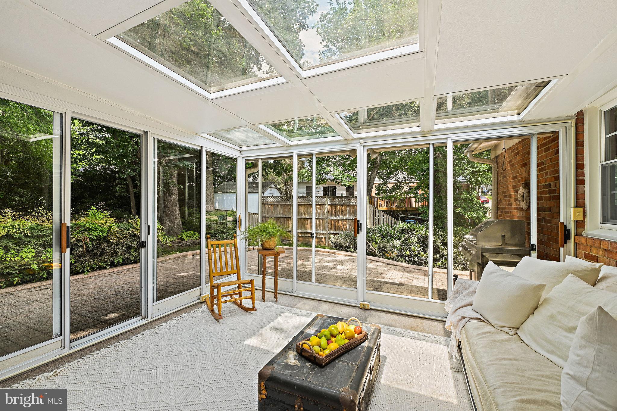 6702 Greenview Lane Springfield, VA 22152 - Photo 15 of 36