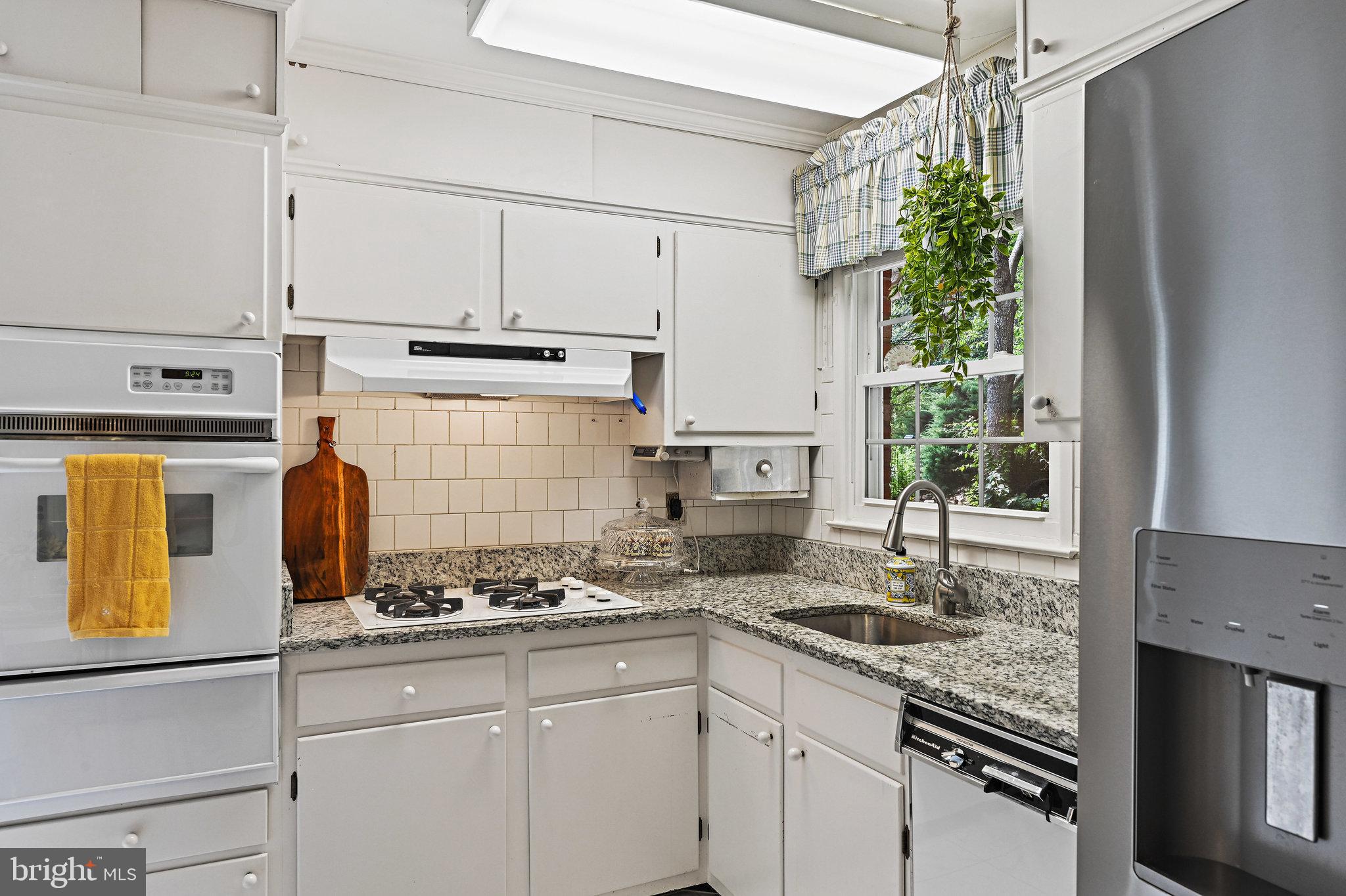 6702 Greenview Lane Springfield, VA 22152 - Photo 18 of 36