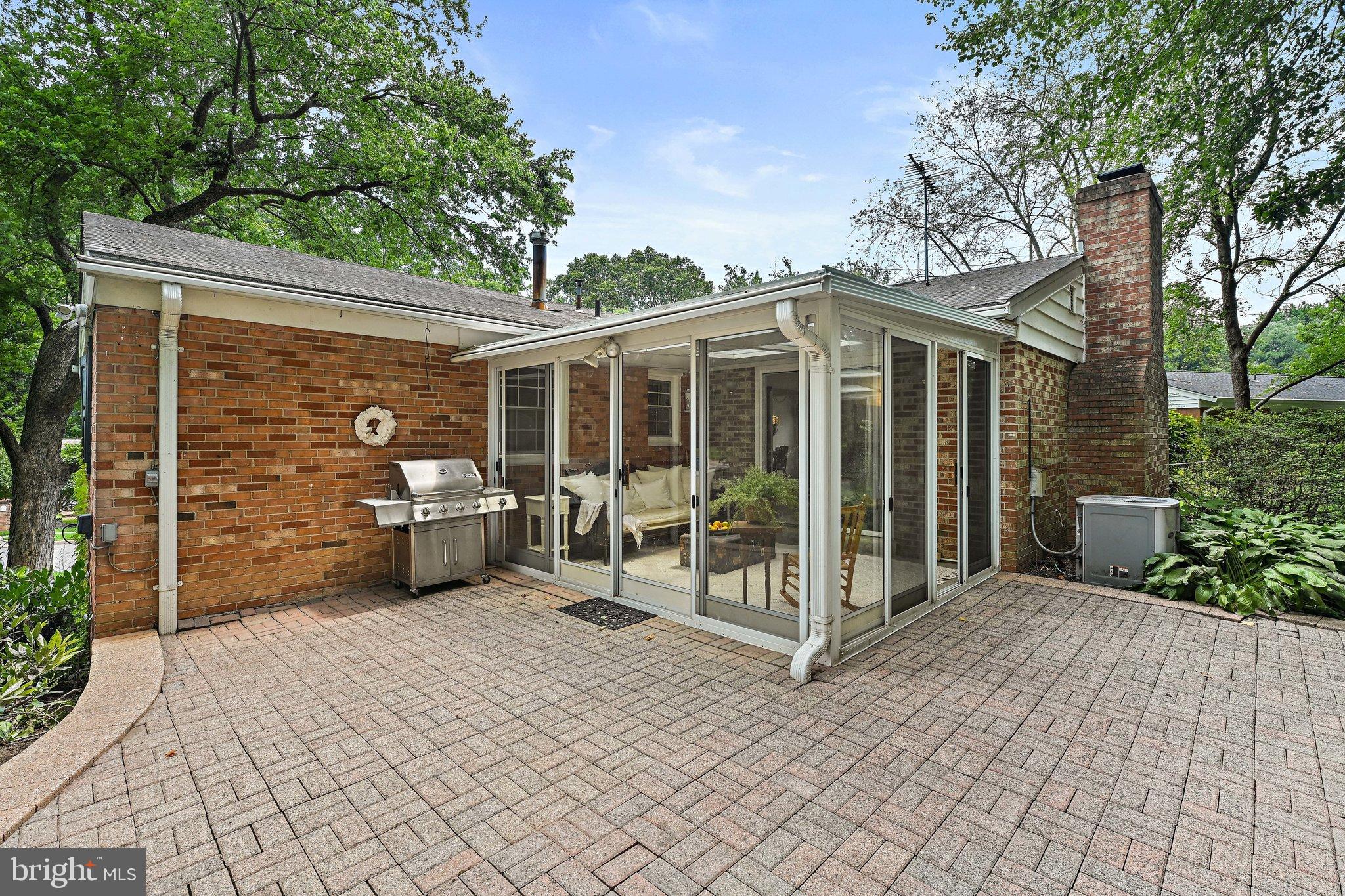 6702 Greenview Lane Springfield, VA 22152 - Photo 20 of 36