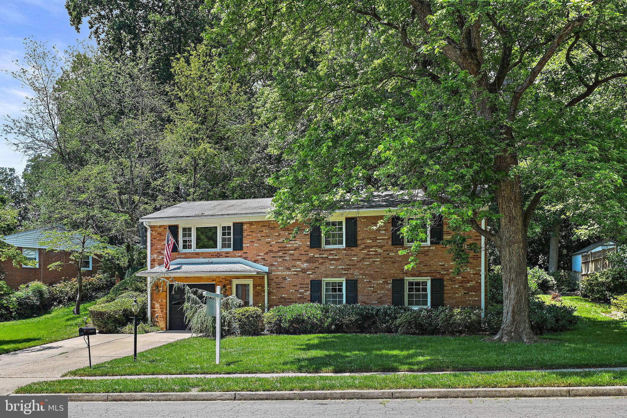6702 Greenview Lane Springfield, VA 22152 - Photo 2 of 36