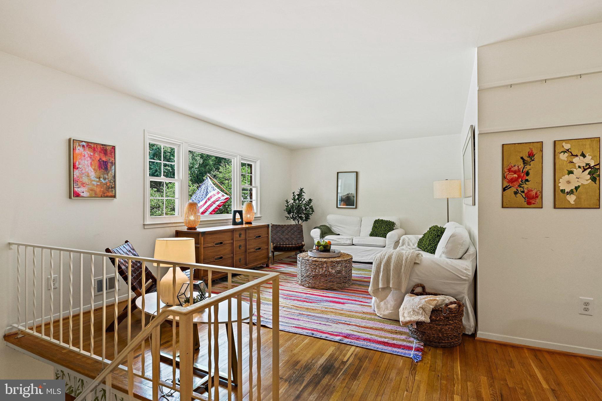 6702 Greenview Lane Springfield, VA 22152 - Photo 8 of 36