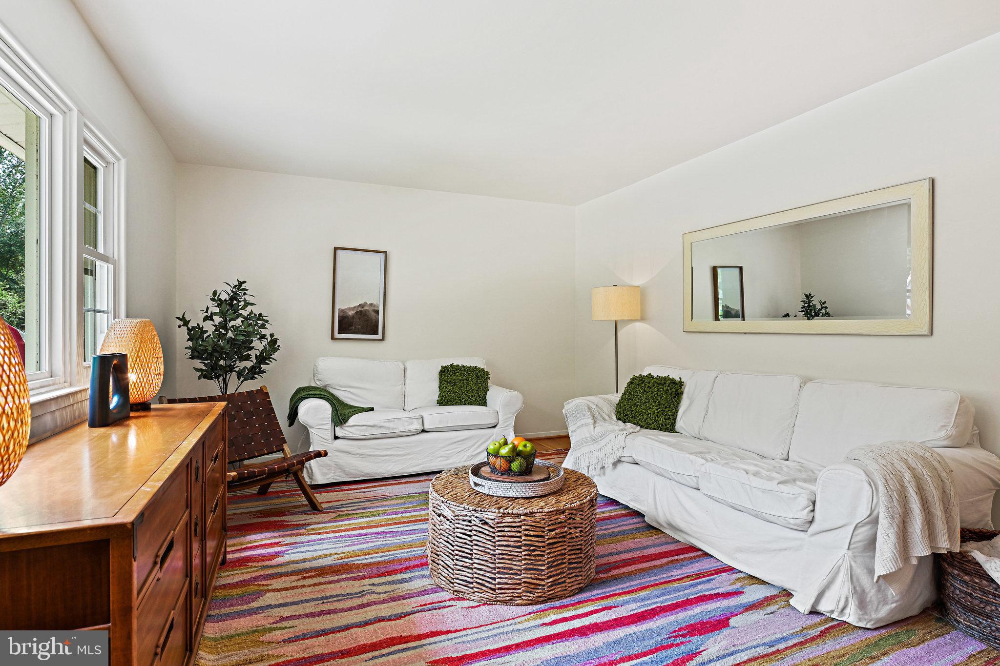 6702 Greenview Lane Springfield, VA 22152 - Photo 9 of 36