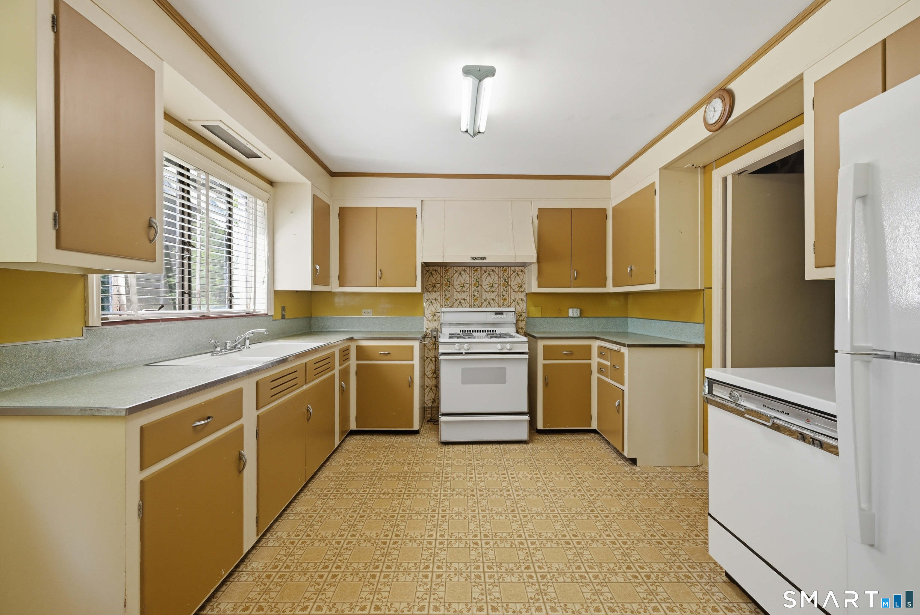 6 Taylor Road Bethel, CT 06801 - Photo 11 of 37 Gallery Image 11