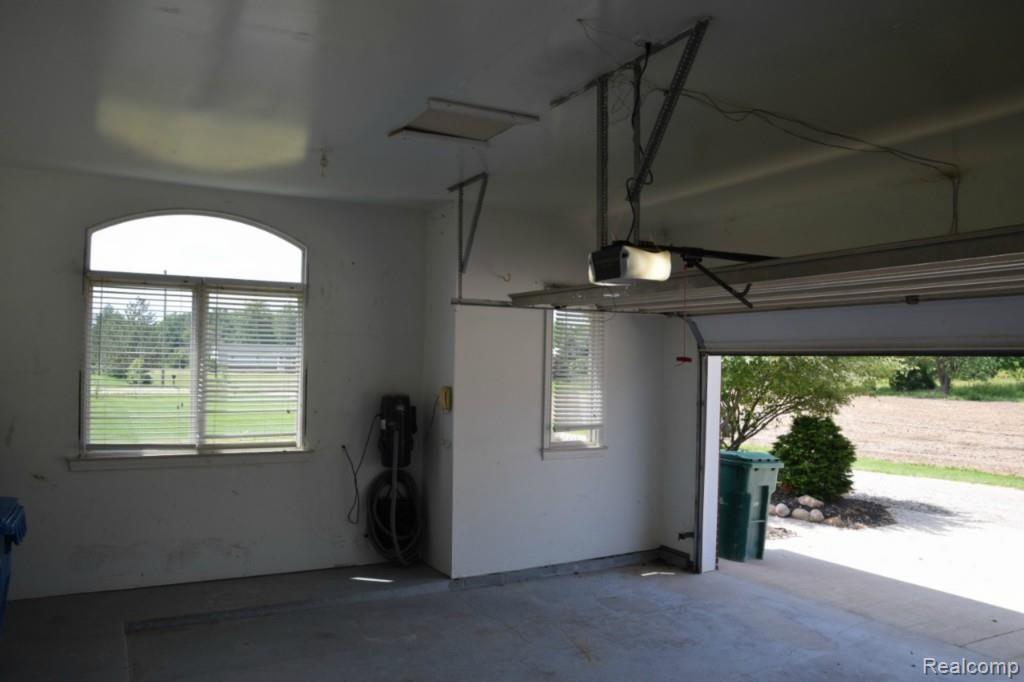 64110 Hartway Road Ray, MI 48096 - Photo 46 of 49 AGarage (1280x853).jpg