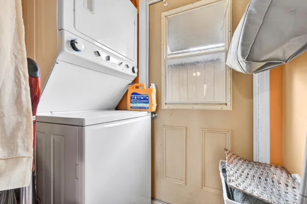 $235,000 | 445 West Chestnut Street, Burlington, WI 53105