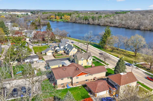 $235,000 | 445 West Chestnut Street, Burlington, WI 53105