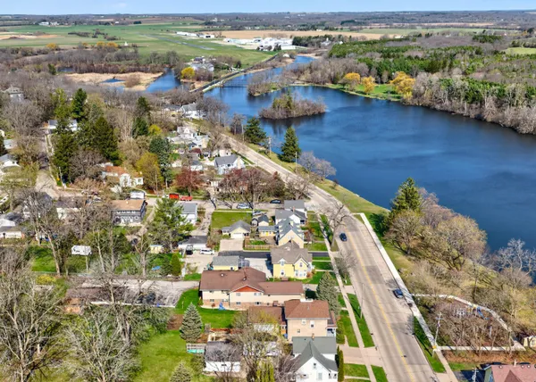 $235,000 | 445 West Chestnut Street, Burlington, WI 53105