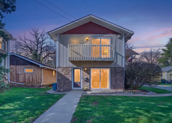 $235,000 | 445 West Chestnut Street, Burlington, WI 53105
