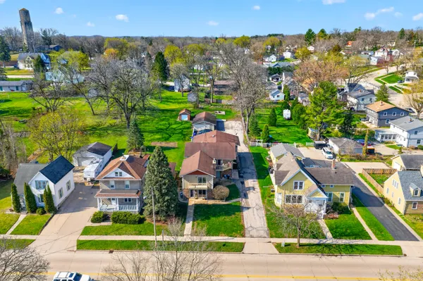 $235,000 | 445 West Chestnut Street, Burlington, WI 53105