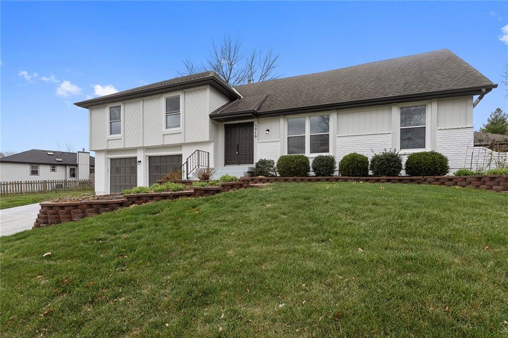 3910 Southwest Linden Lane Lee's Summit, MO 64082 - Photo 1 of 36