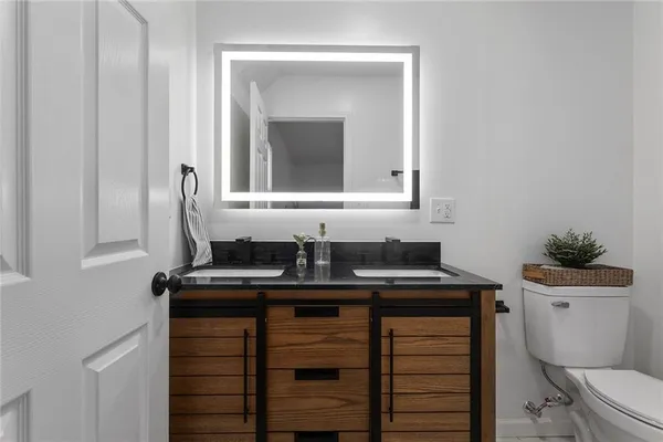 $438,000 | 3910 Southwest Linden Lane, Lee's Summit, MO 64082