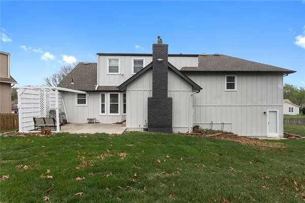 $438,000 | 3910 Southwest Linden Lane, Lee's Summit, MO 64082