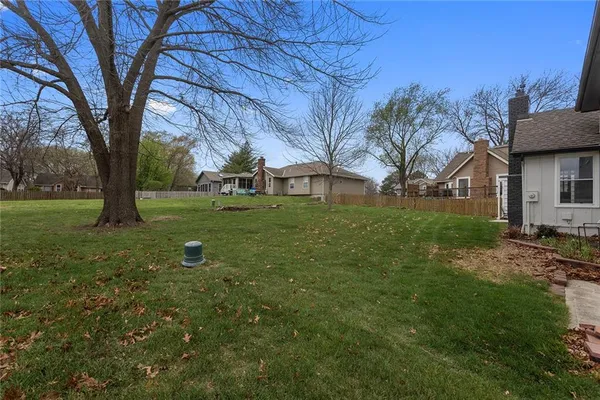 $438,000 | 3910 Southwest Linden Lane, Lee's Summit, MO 64082