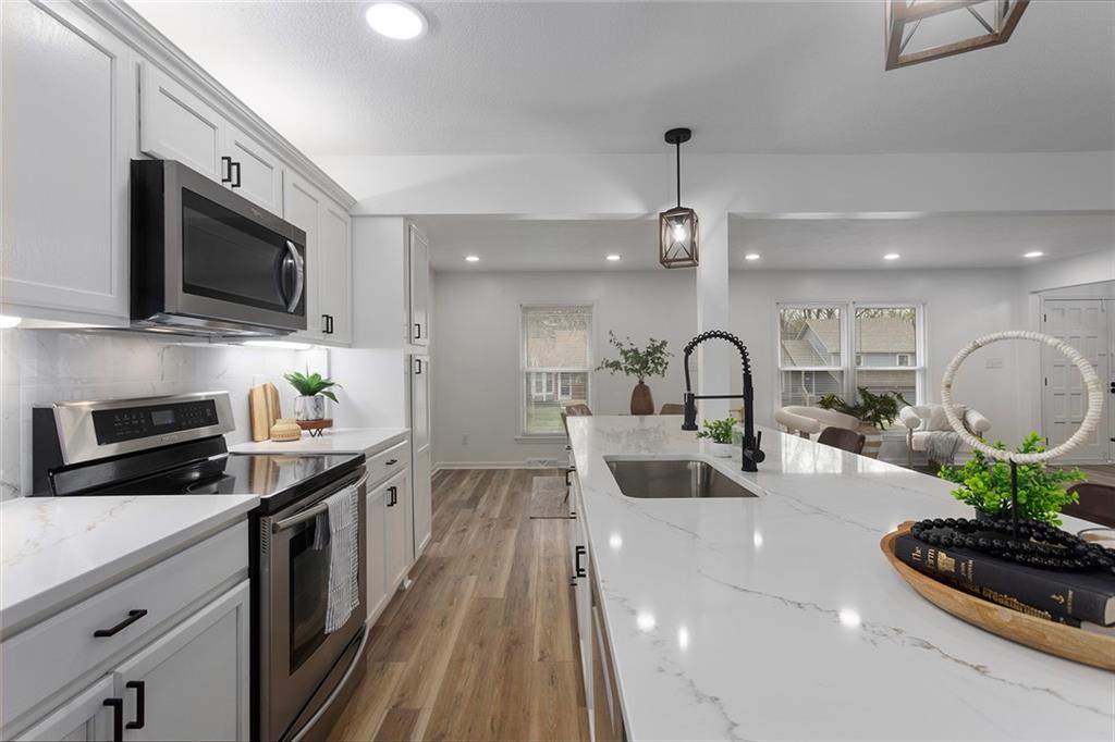 3910 Southwest Linden Lane Lee's Summit, MO 64082 - Photo 7 of 36