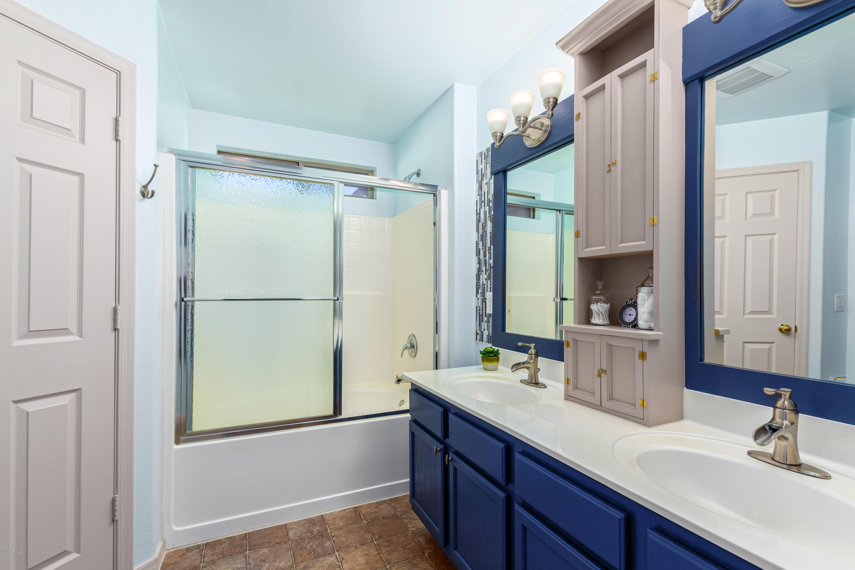43454 West Cowpath Road Maricopa, AZ 85138 - Photo 21 of 25 En-Suite Bathroom