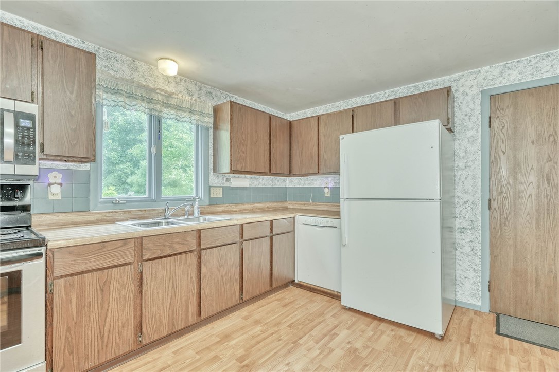 100 Rodney Lane Rochester, NY 14625 - Photo 12 of 50 KITCHEN