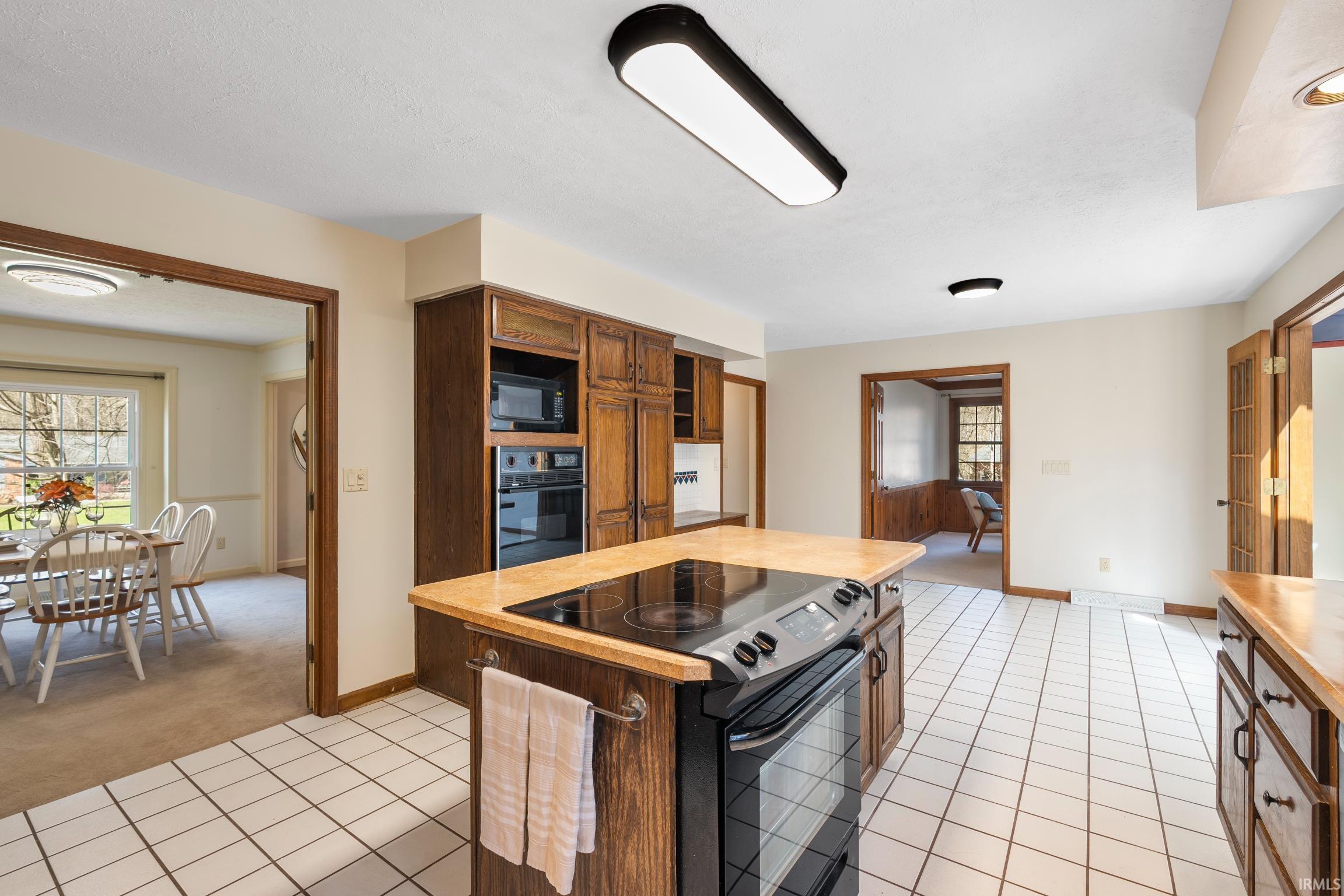 2012 Robb Road Warsaw, IN 46580 - Photo 12 of 34