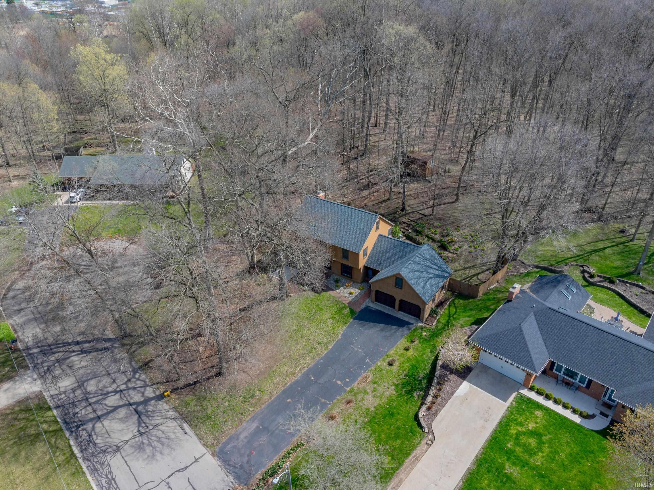 2012 Robb Road Warsaw, IN 46580 - Photo 2 of 34