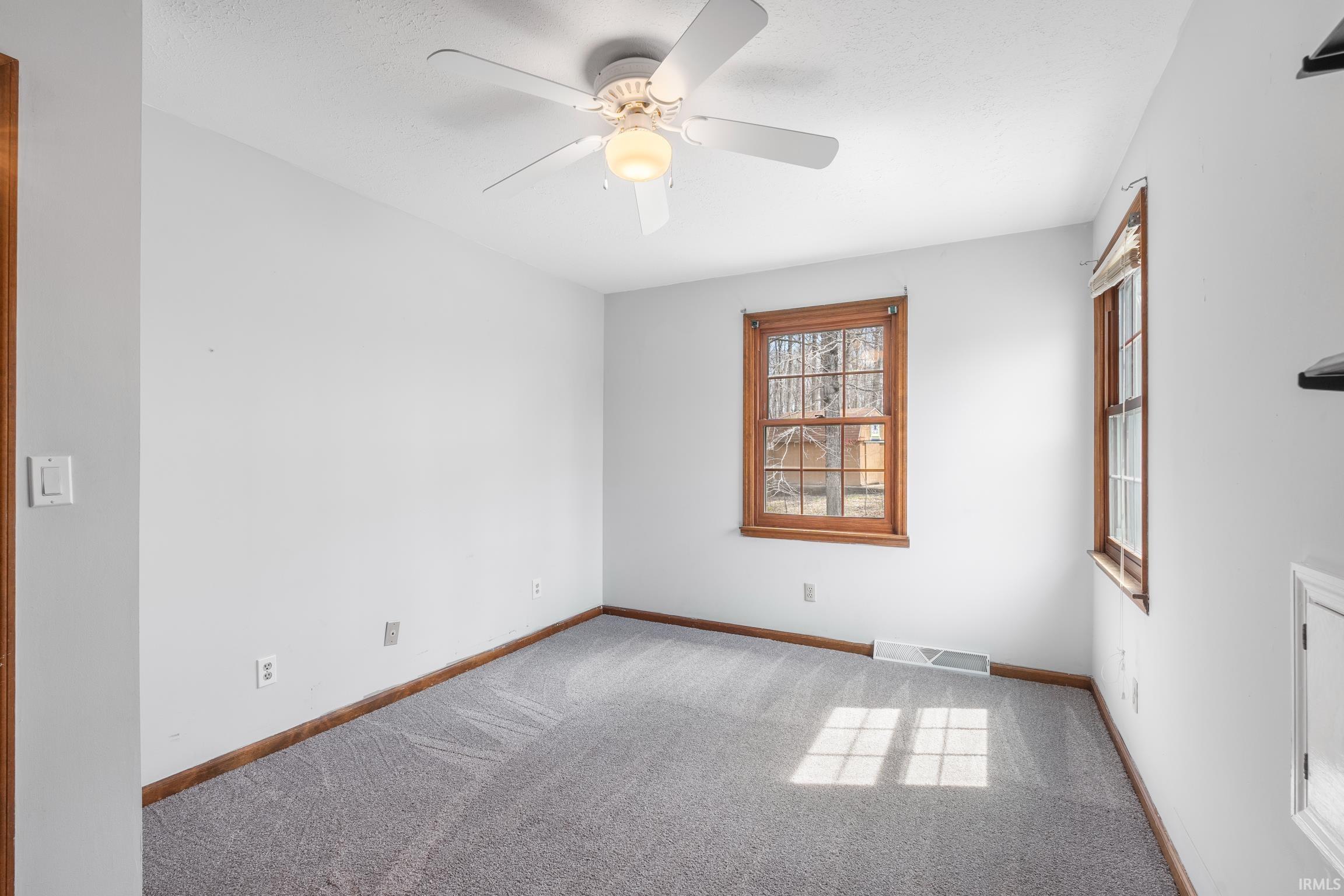 2012 Robb Road Warsaw, IN 46580 - Photo 27 of 34