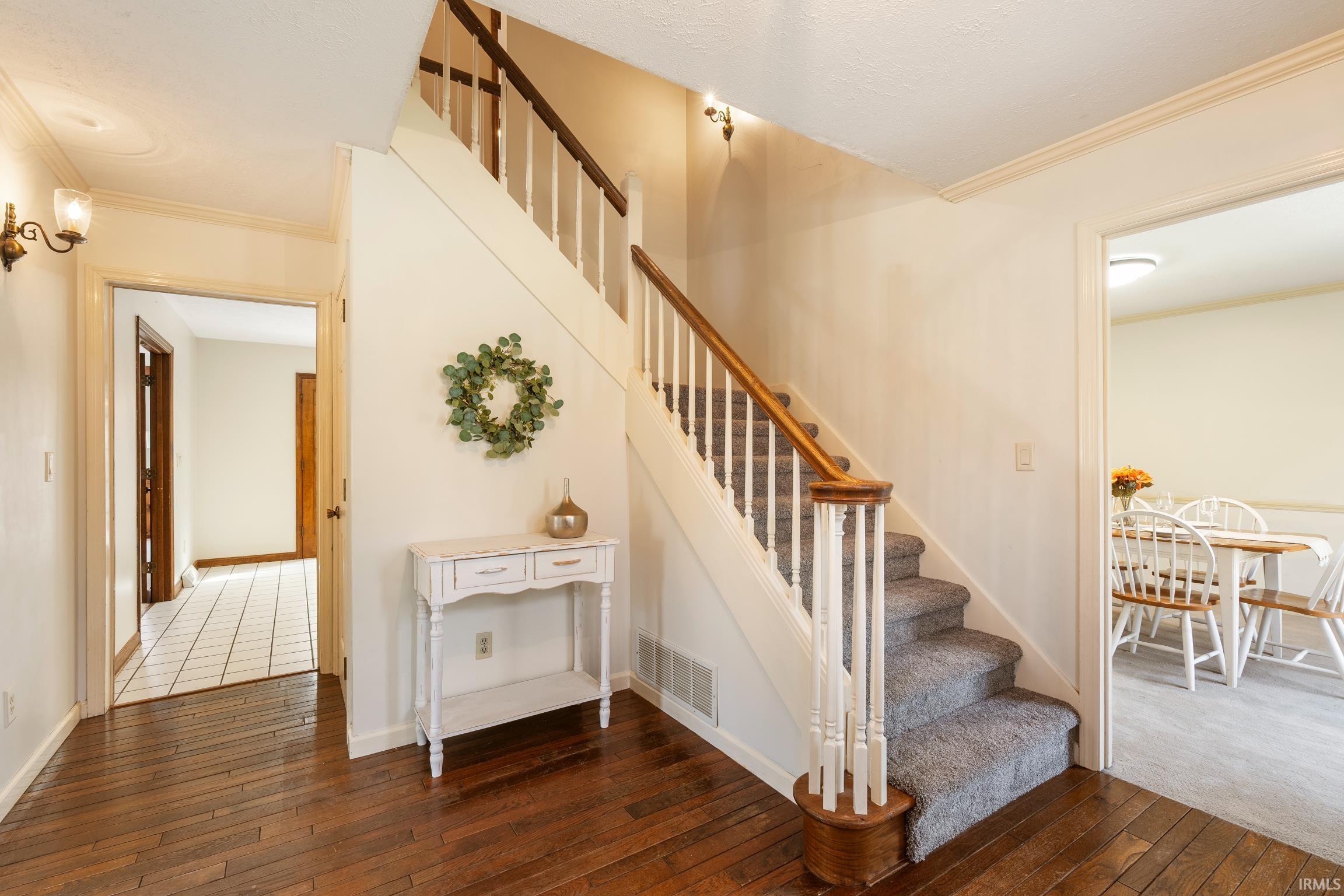 2012 Robb Road Warsaw, IN 46580 - Photo 9 of 34