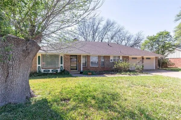 $331,940 | 2102 Woodridge Drive, Abilene, TX 79605