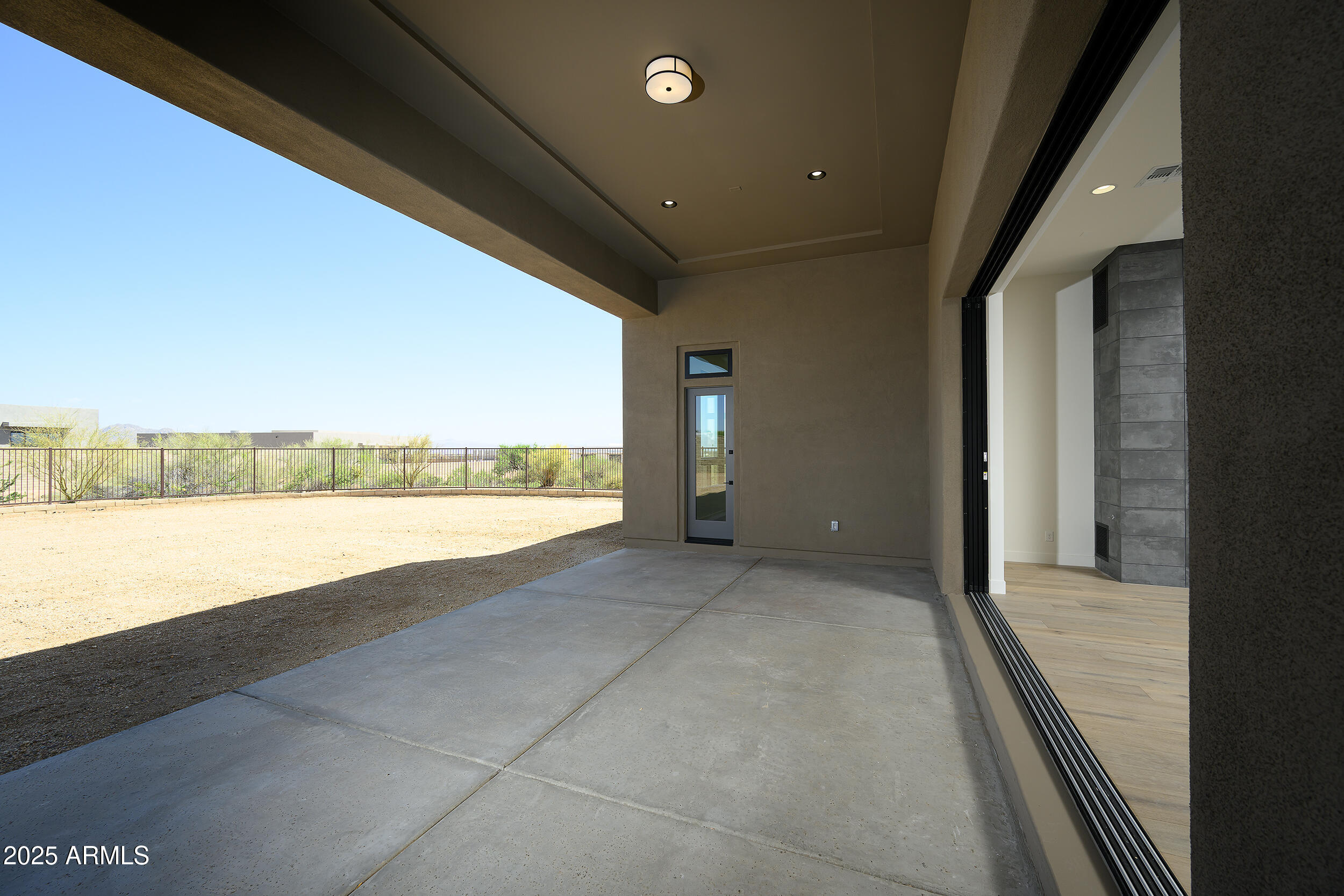 13290 East La Junta Road Scottsdale, AZ 85255 - Photo 14 of 15 a view of an empty room with a stove