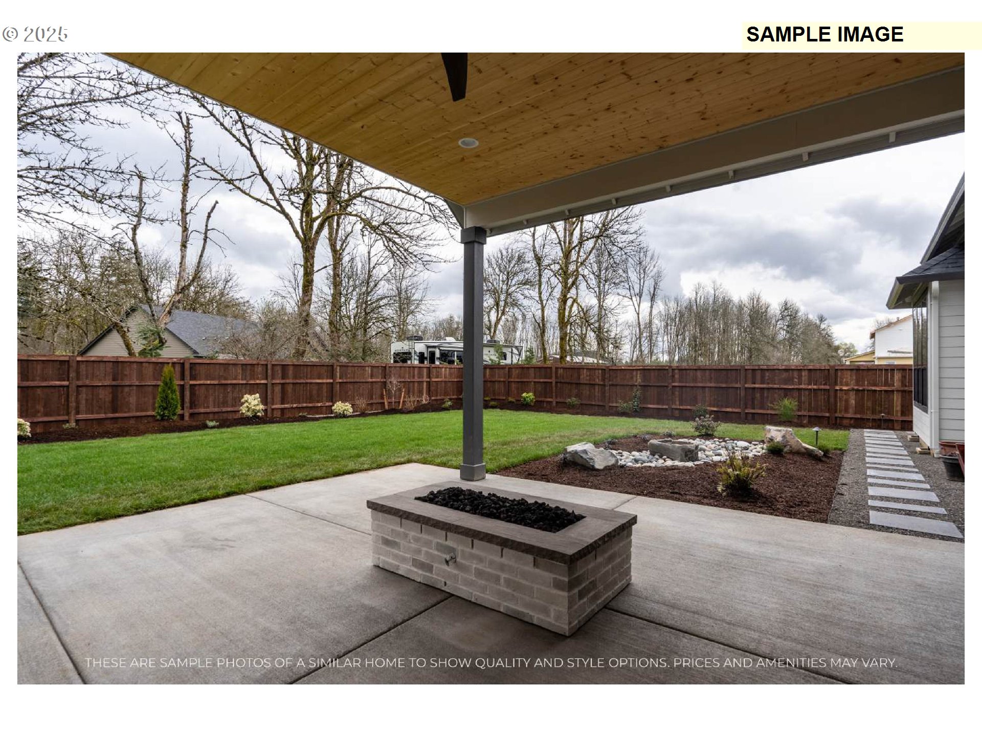 1618 North Paradise Avenue Ridgefield, WA 98642 - Photo 23 of 36 a garden view with a seating space