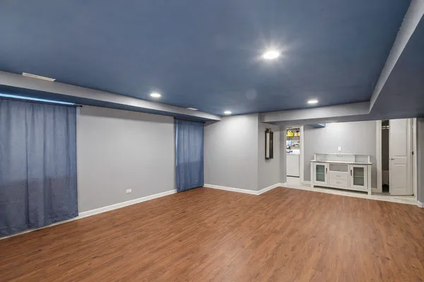 $349,900 | 9829 South 51st Avenue, Oak Lawn, IL 60453