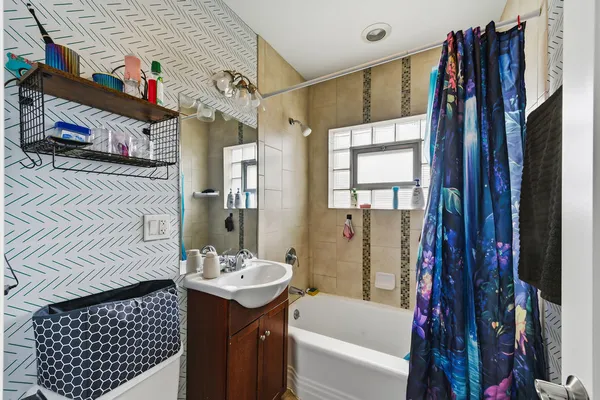 $349,900 | 9829 South 51st Avenue, Oak Lawn, IL 60453