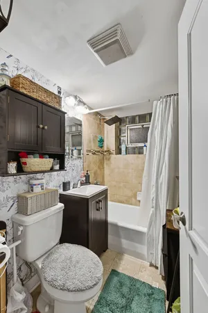 $349,900 | 9829 South 51st Avenue, Oak Lawn, IL 60453