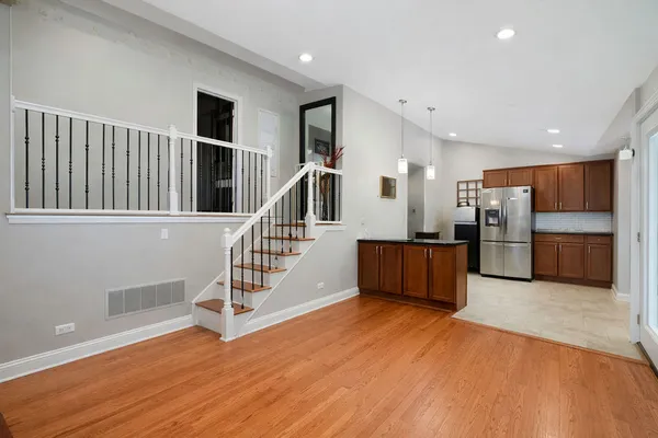 $349,900 | 9829 South 51st Avenue, Oak Lawn, IL 60453