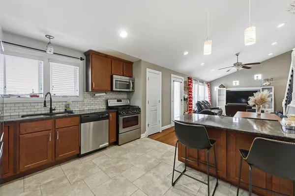 $349,900 | 9829 South 51st Avenue, Oak Lawn, IL 60453