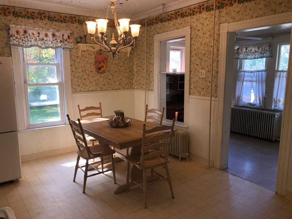 669 Rathbun Street Blackstone, MA 01504 - Photo 5 of 9