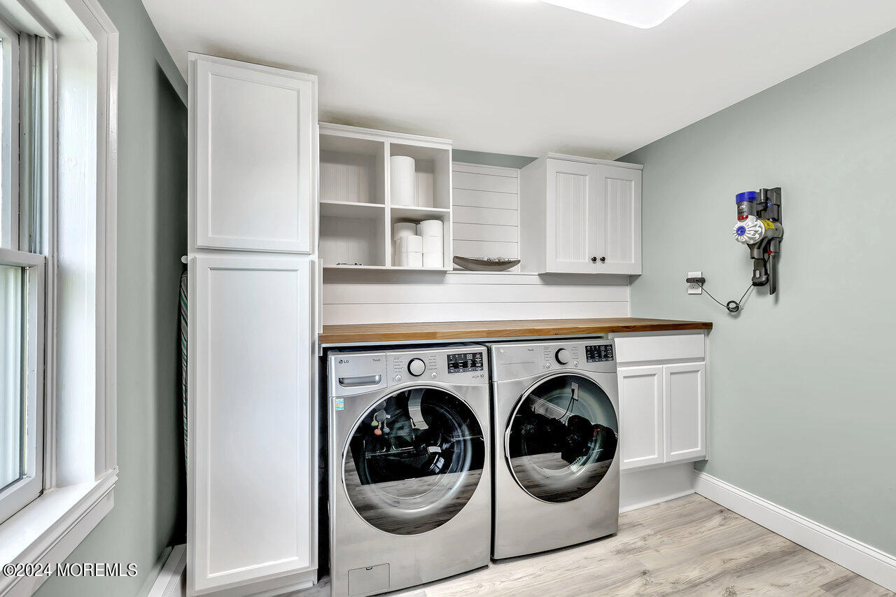 238 County Road 539 Cream Ridge, NJ 08514 - Photo 30 of 32 a utility room with dryer and washer