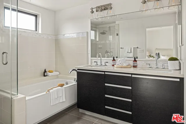 $1,795,000 | 310 Washington Boulevard, Unit 504, Marina del Rey, CA 90292