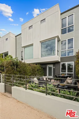 $1,795,000 | 310 Washington Boulevard, Unit 504, Marina del Rey, CA 90292