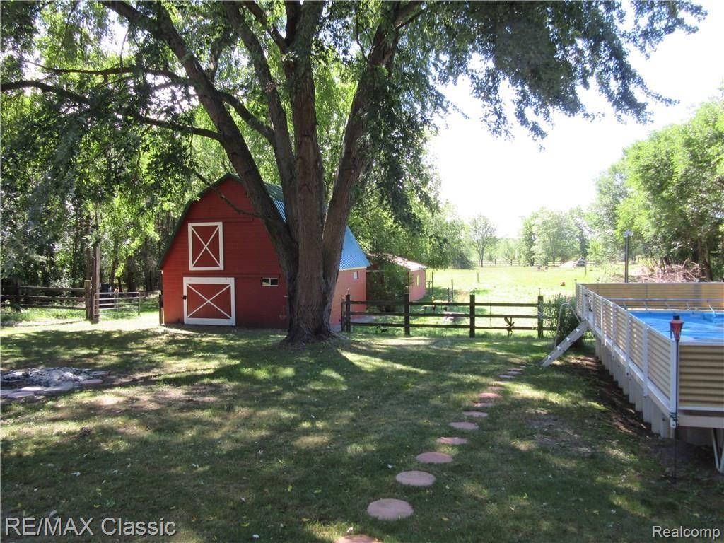 3169 Middle Road Highland, MI 48357 - Photo 18 of 24 3169 Middle Rd 023.JPG