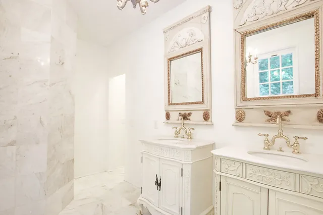 a view of a hallway with a area