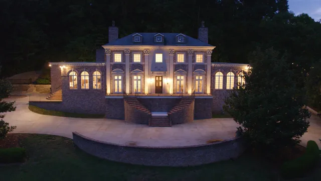 a view of a outdoor space